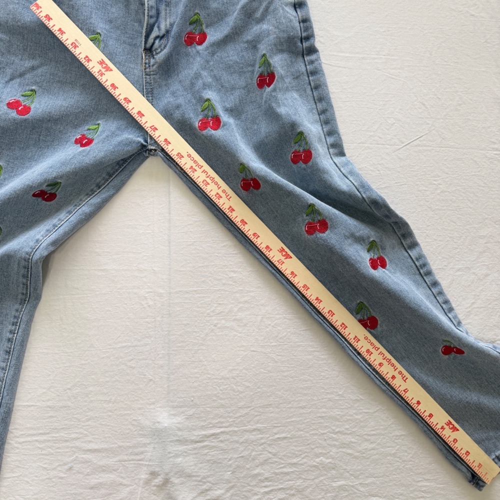 Cider Straight Leg Jeans Women M Light Blue Excellent Cherry Embroidered Y2K - Picture 7 of 7